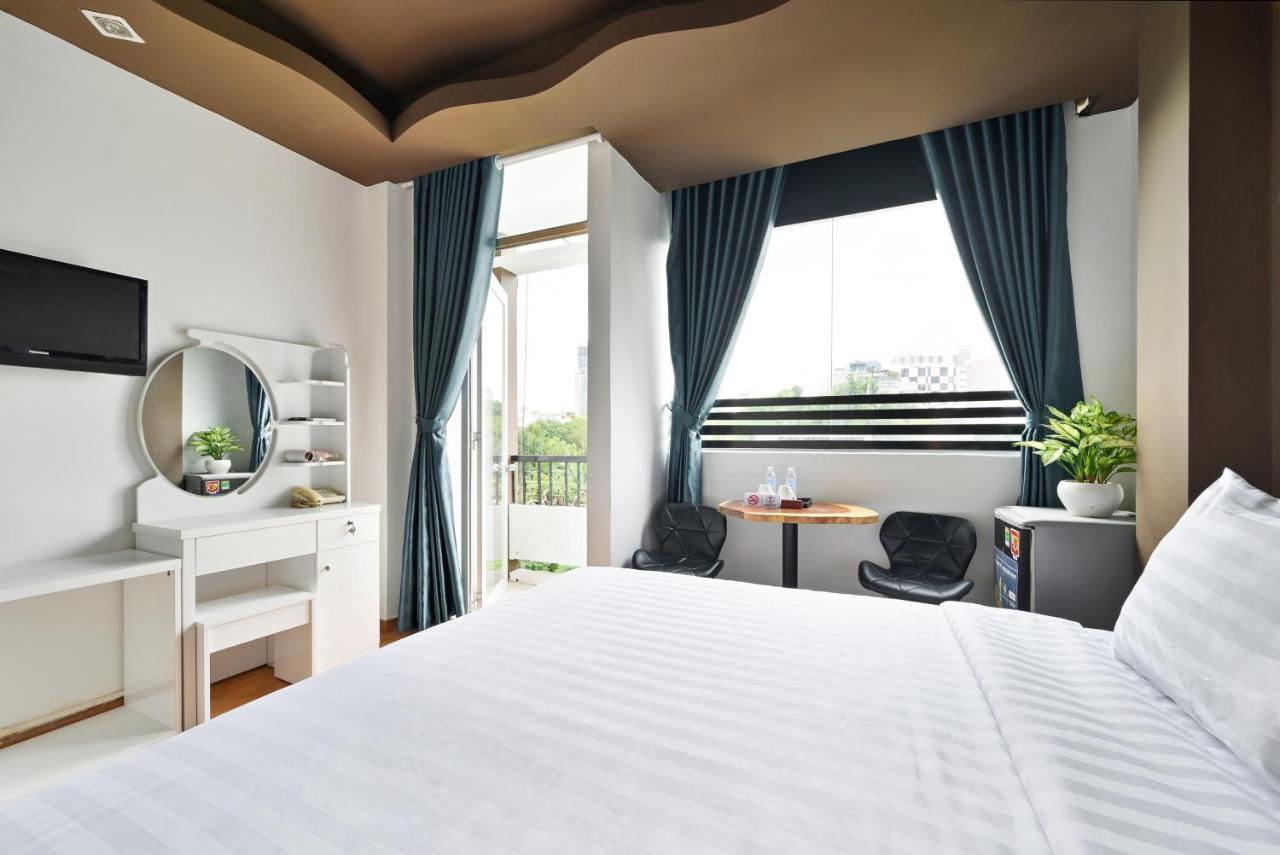 The Noble Swan Wood Park Hotel Хошимин Экстерьер фото