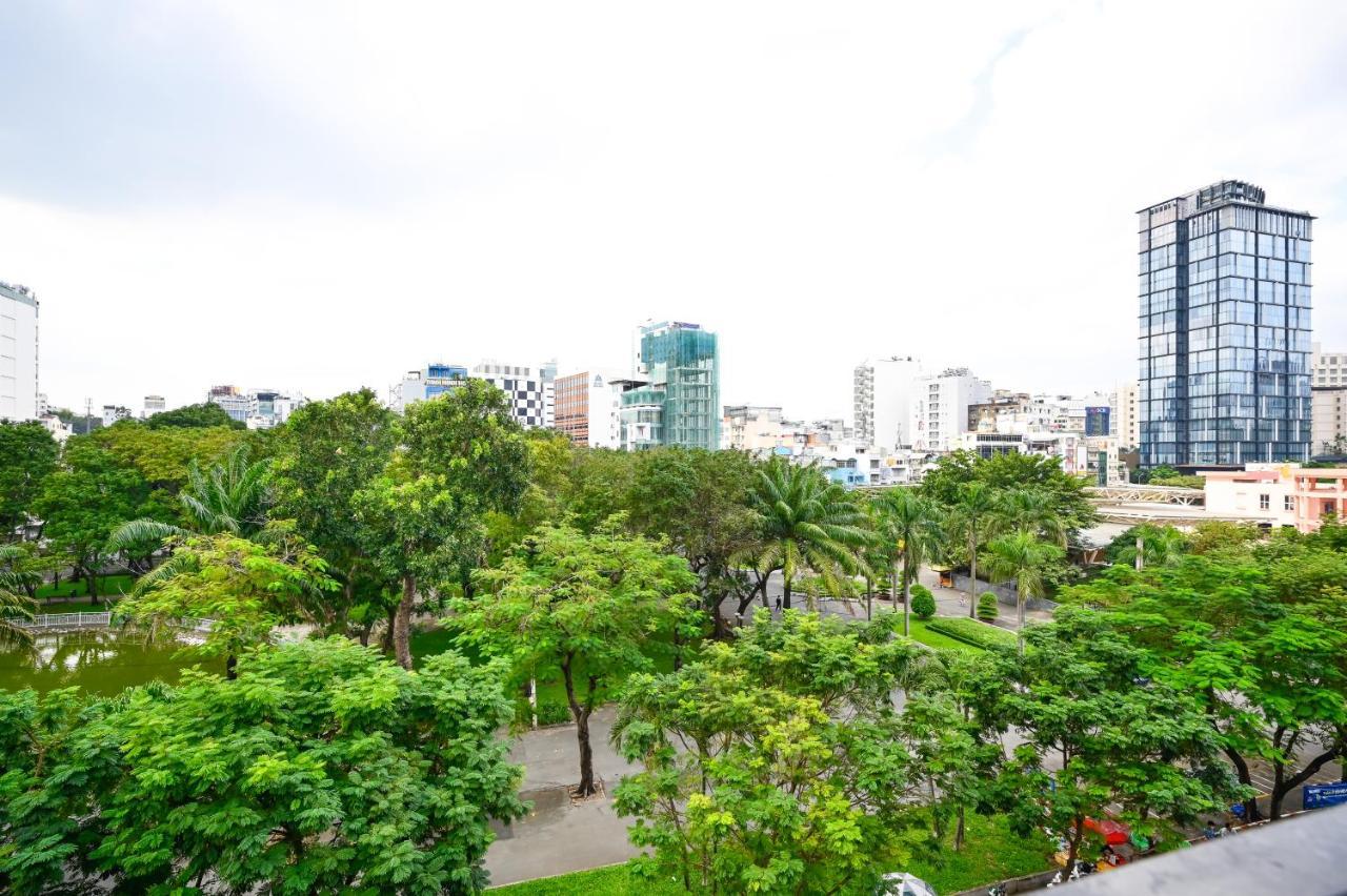 The Noble Swan Wood Park Hotel Хошимин Экстерьер фото