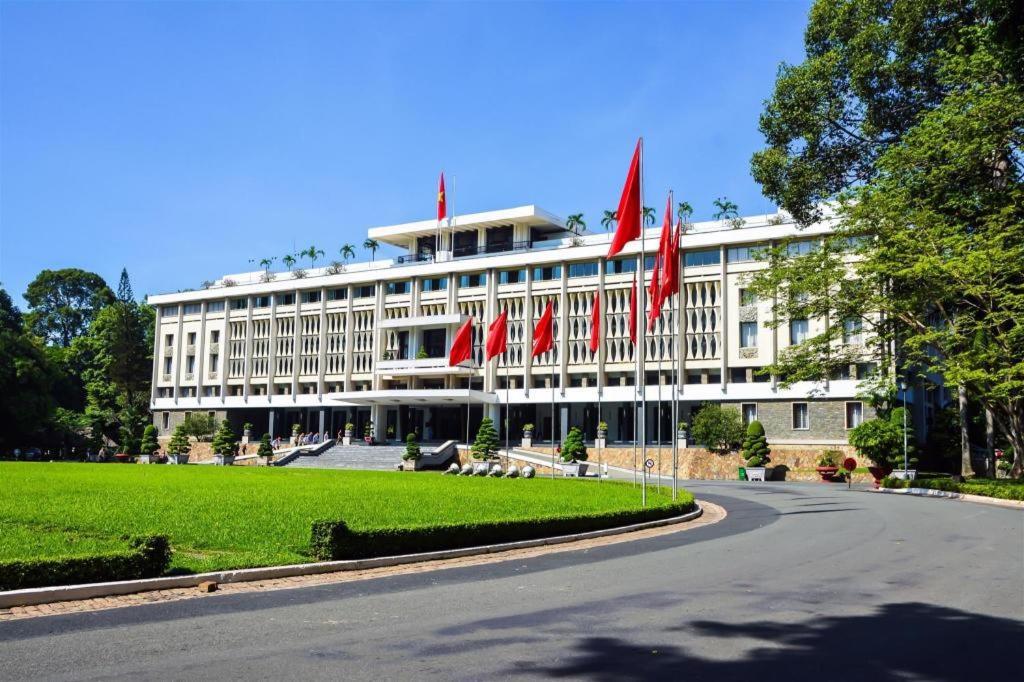 The Noble Swan Wood Park Hotel Хошимин Экстерьер фото