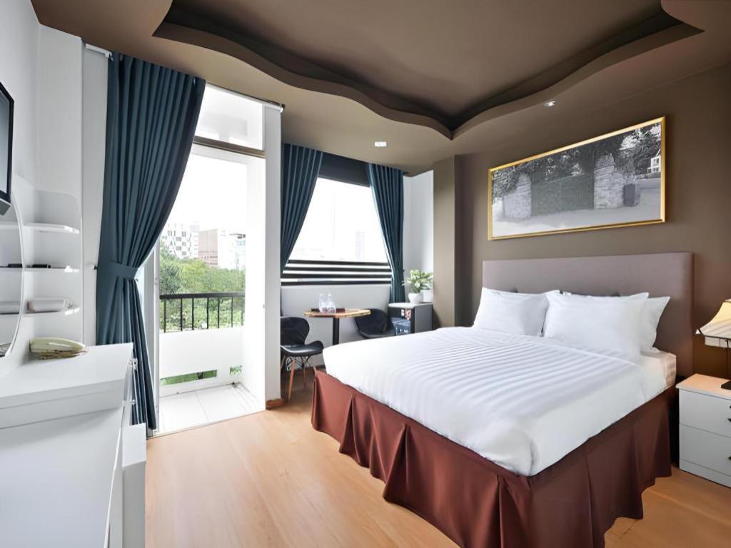 The Noble Swan Wood Park Hotel Хошимин Экстерьер фото
