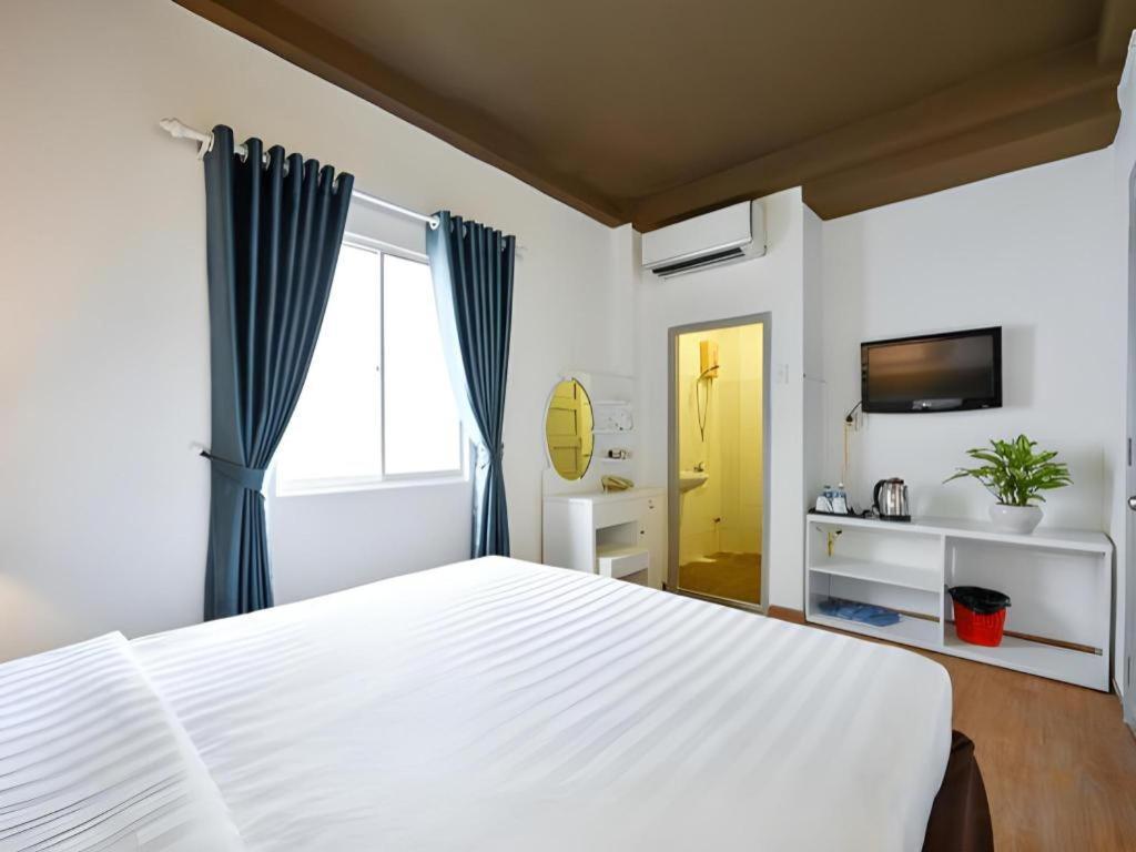 The Noble Swan Wood Park Hotel Хошимин Экстерьер фото