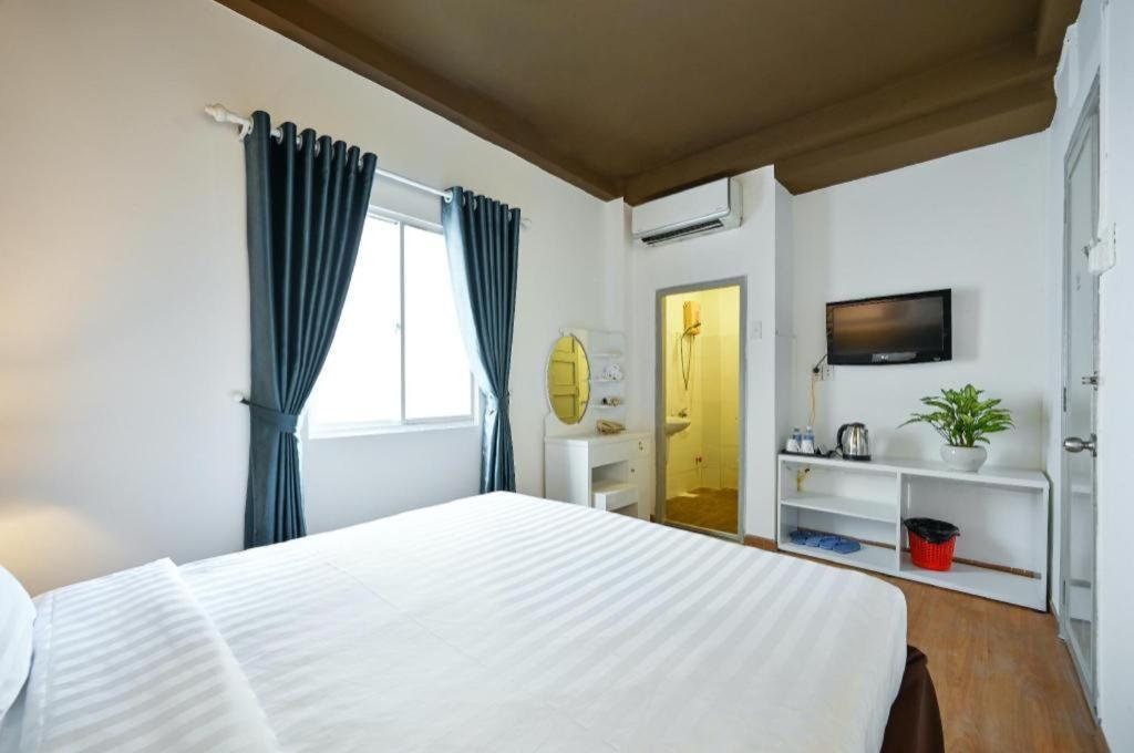 The Noble Swan Wood Park Hotel Хошимин Экстерьер фото